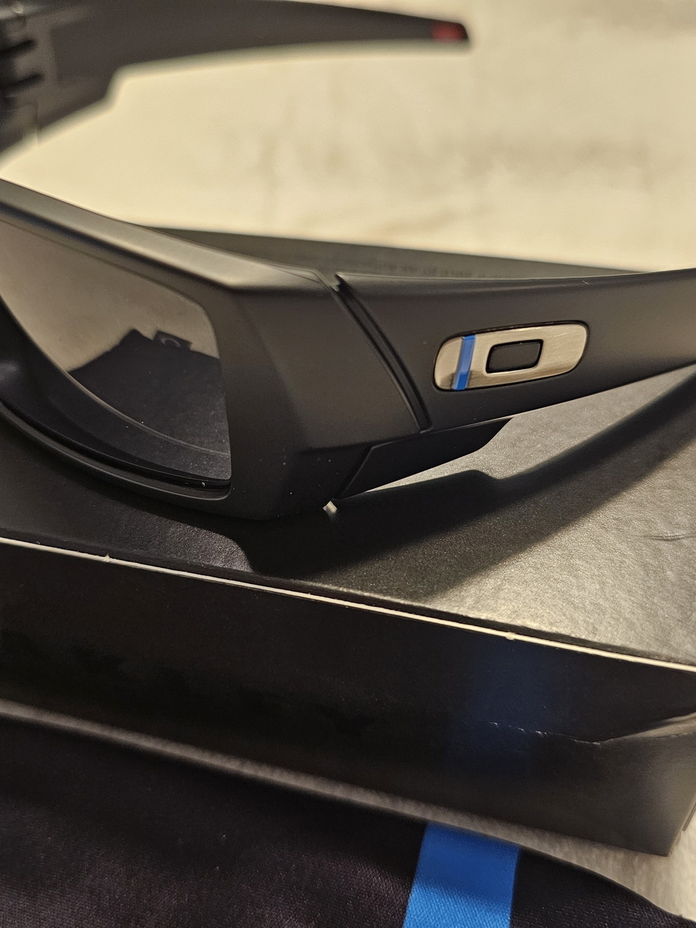 Oakley Standard Issue Gascan® Thin Blue Line Collection - Picture 2 of 5